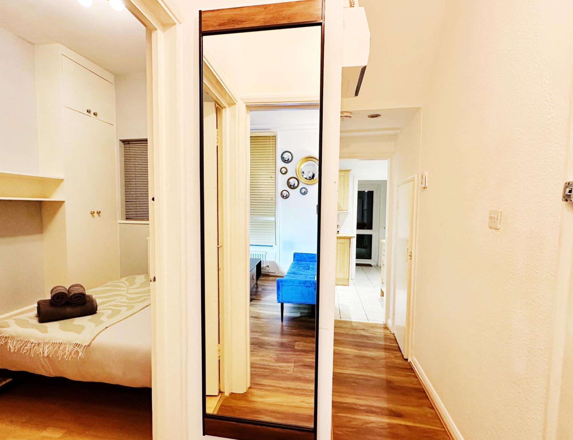 Stylish Kennington Near Tube With King Bed And Garden Appartamento